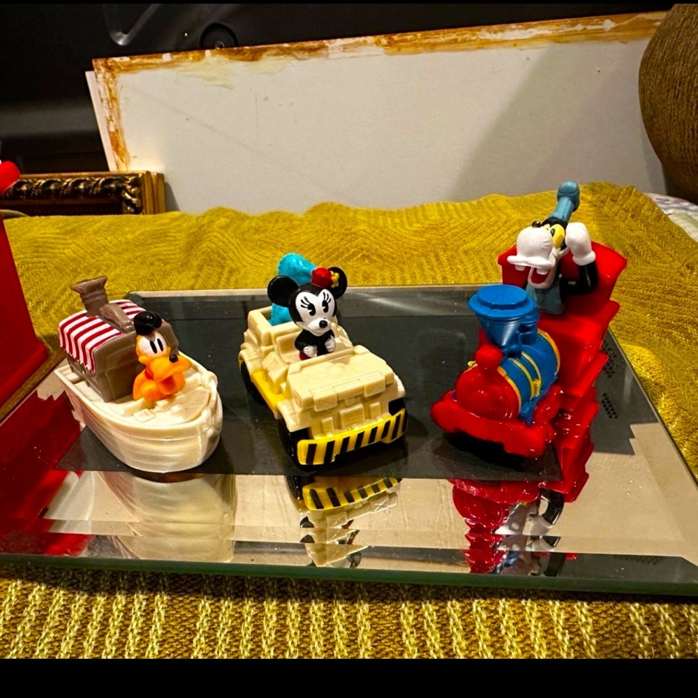 Walt Disney World McDonalds Toys Lot Of 3 Dinosaur, Pluto boat & goody Train